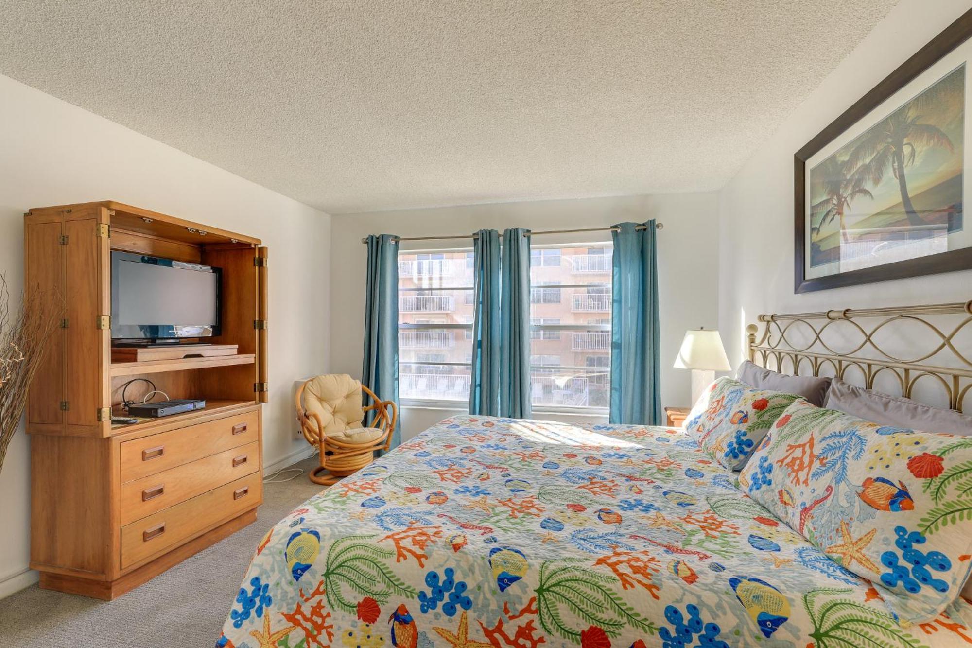 Central Cocoa Beach Condo With View, Steps To Beach! Luaran gambar