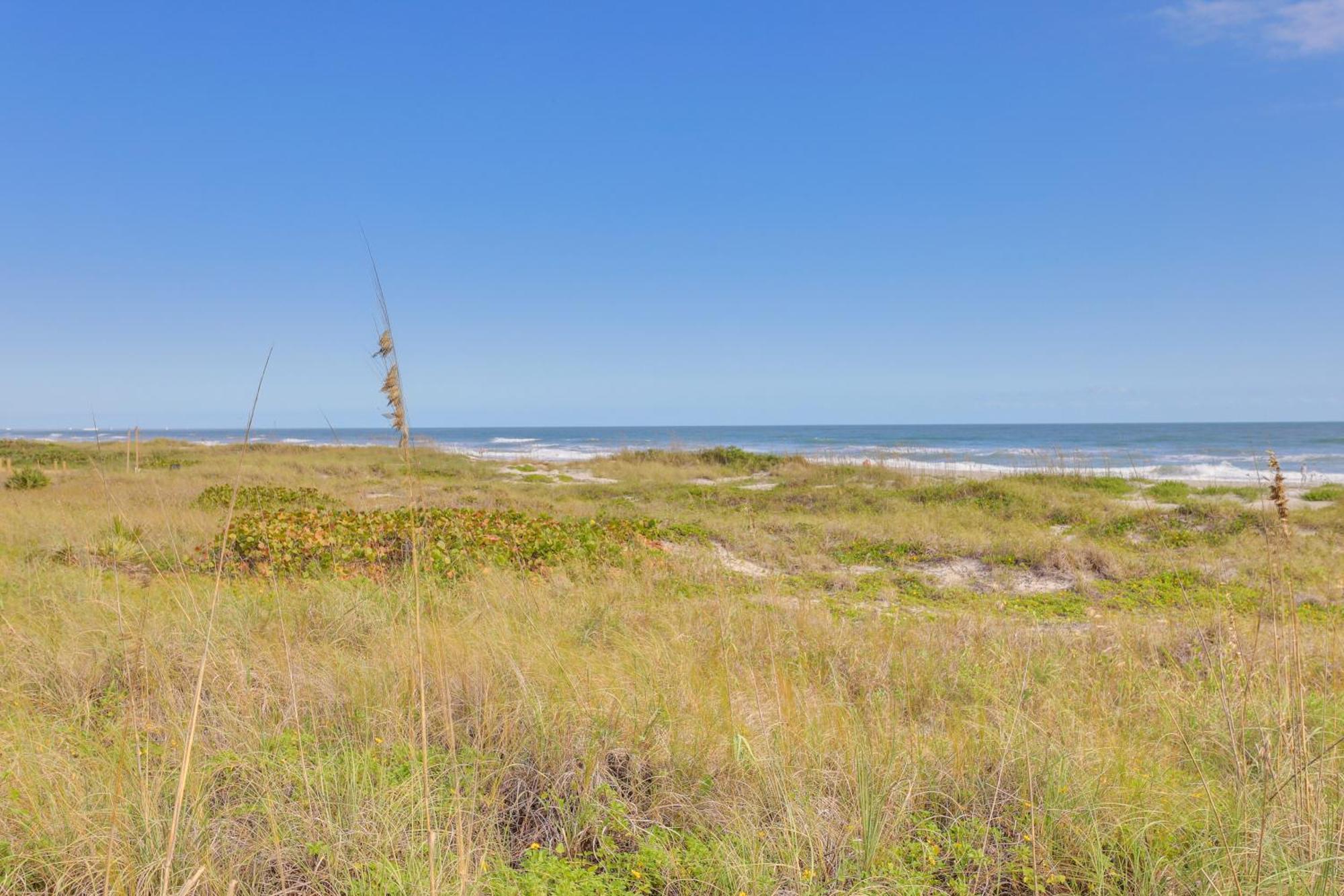 Central Cocoa Beach Condo With View, Steps To Beach! Luaran gambar