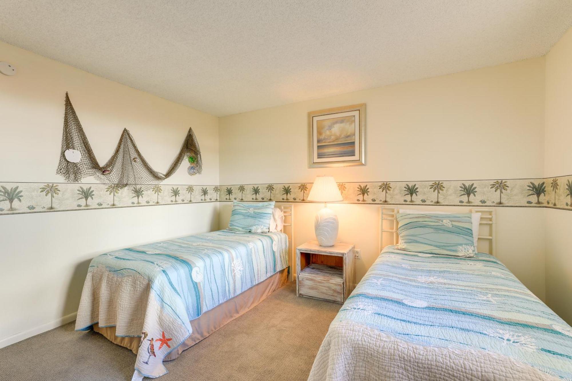 Central Cocoa Beach Condo With View, Steps To Beach! Luaran gambar
