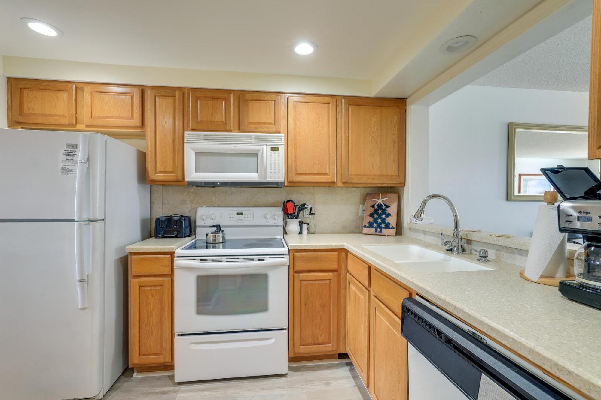 Central Cocoa Beach Condo With View, Steps To Beach! Luaran gambar