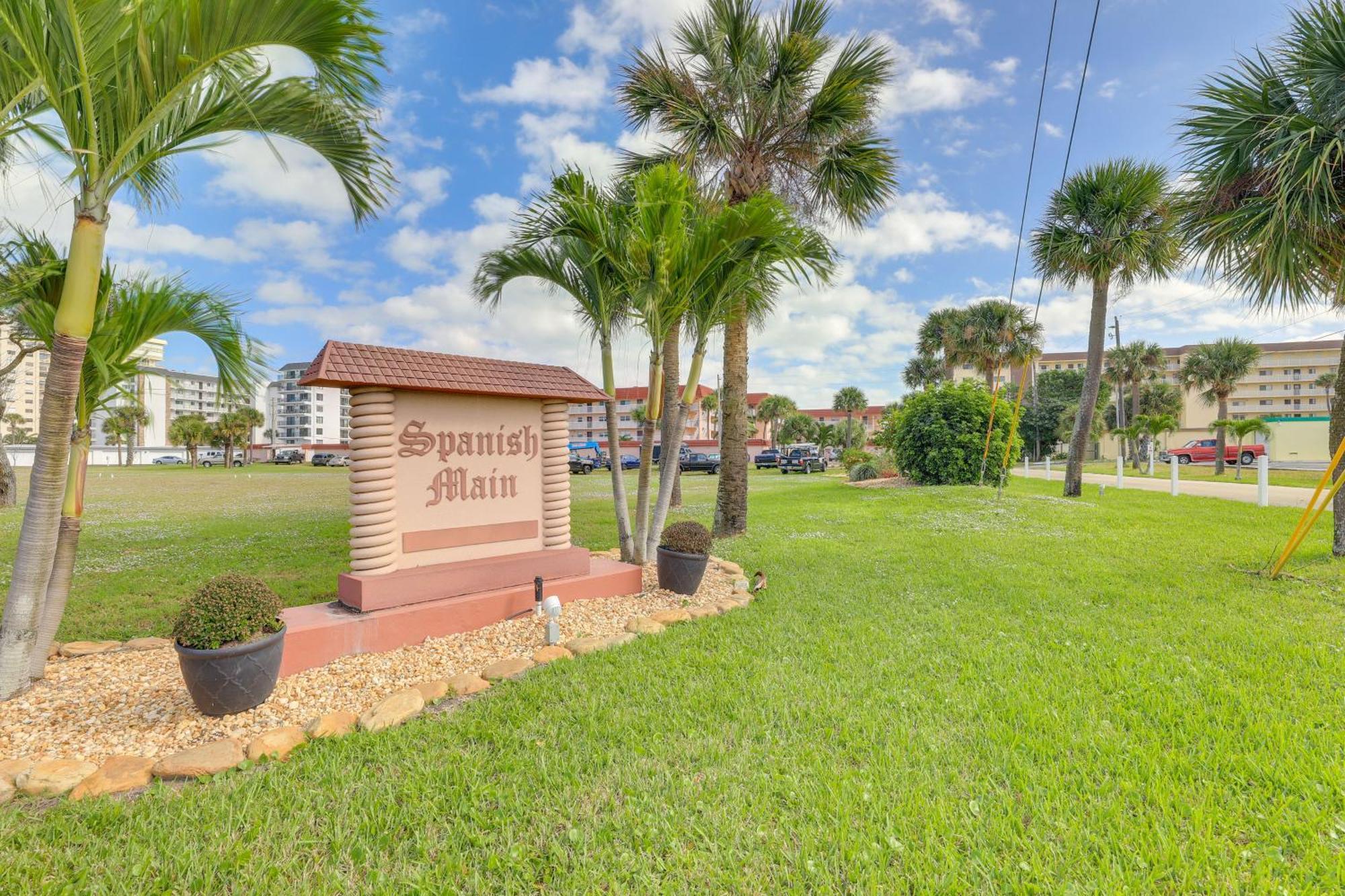 Central Cocoa Beach Condo With View, Steps To Beach! Luaran gambar